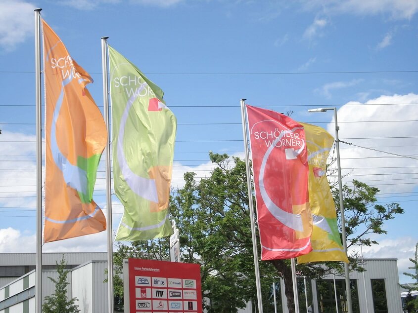 Werbefahnen für Schöffler Wörner von Fahnen-Kreisel