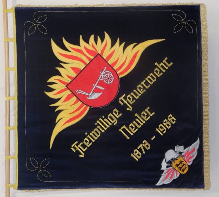 Gestickte Fahne der Freiwilligen Feuerwehr Neuler von Fahnen-Kreisel