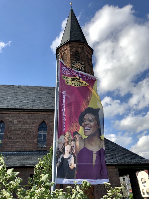 Outdoor Werbefahne für den Gospelkirchentag Karlsruhe von Fahnen-Kreisel