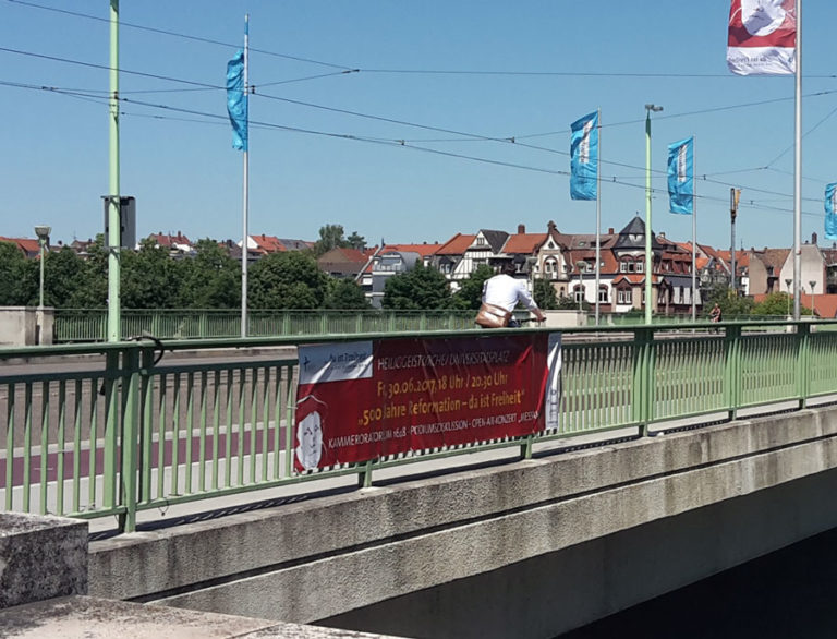 Spannbanner Brücke Heidelberg Fahnen-Kreisel
