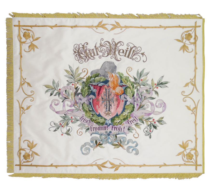 VereinsfahnVereinsfahne Restaurierung nachher