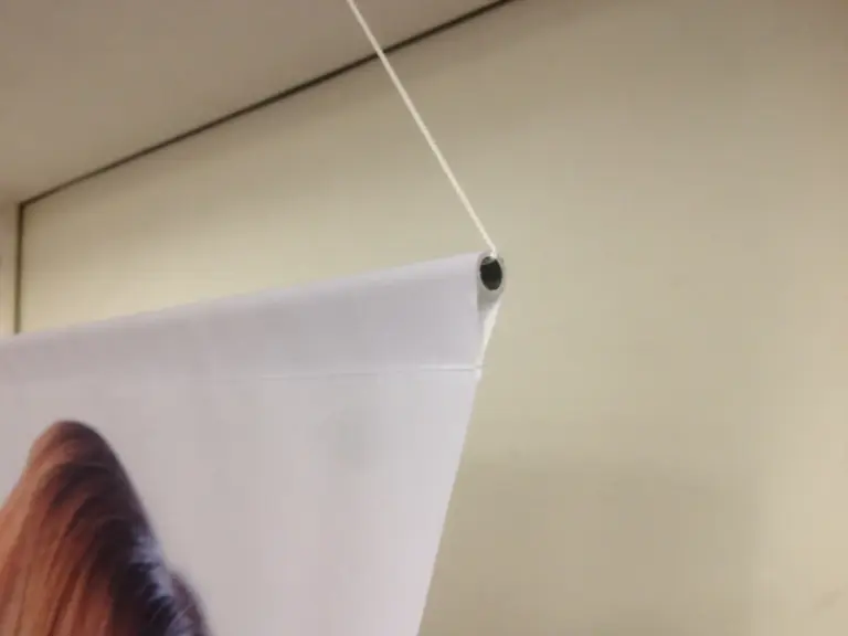 Aufhängung für Dekobanner mit Alurohr